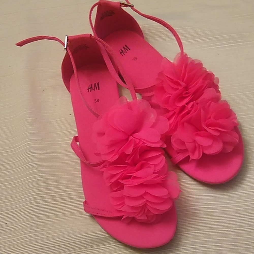 H&M hot pink ruffle sandals